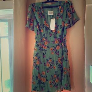 Lush green floral surplice wrap dress Size Small